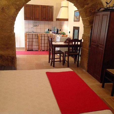Domus Antiqua Bed and Breakfast Agrigento Exteriör bild