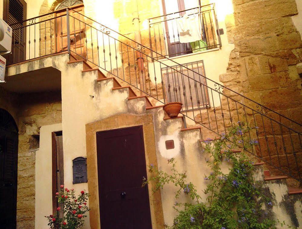 Domus Antiqua Bed and Breakfast Agrigento Exteriör bild